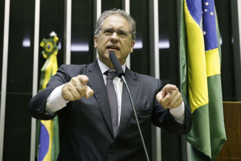 Tribunal derruba liminar que suspendia negócio Boeing-Embraer