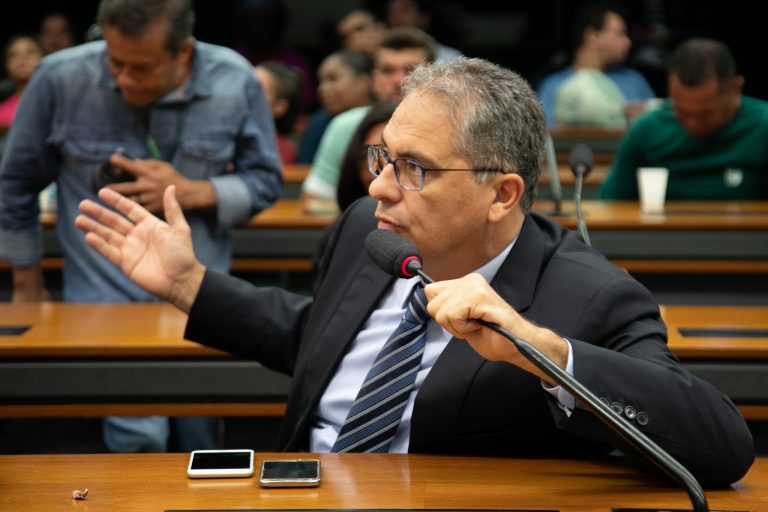 Zarattini quer unificar a luta por moradia com a defesa do direito a aposentadoria