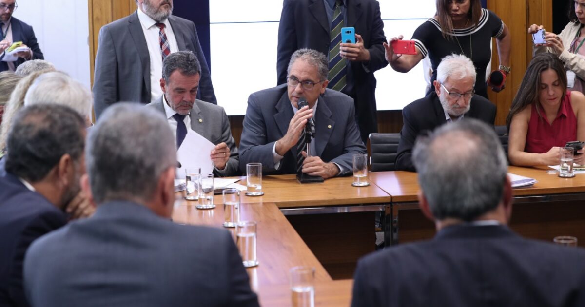 Aposentadoria: Oposição quer barrar proposta do Governo