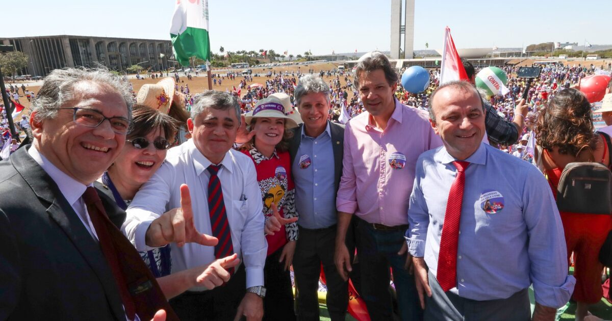 Marcha das Margaridas e das mulheres indígenas caminha para ato no Congresso