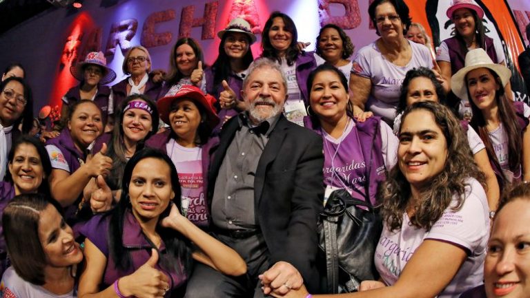 “Governamos como uma mãe que protege os mais fracos, agora governam com ódio”, diz Lula em carta a Margaridas