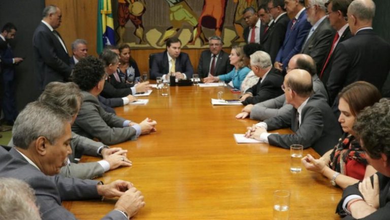 Lula agradece parlamentares por defesa de seus direitos e contra arbitrariedades judiciais