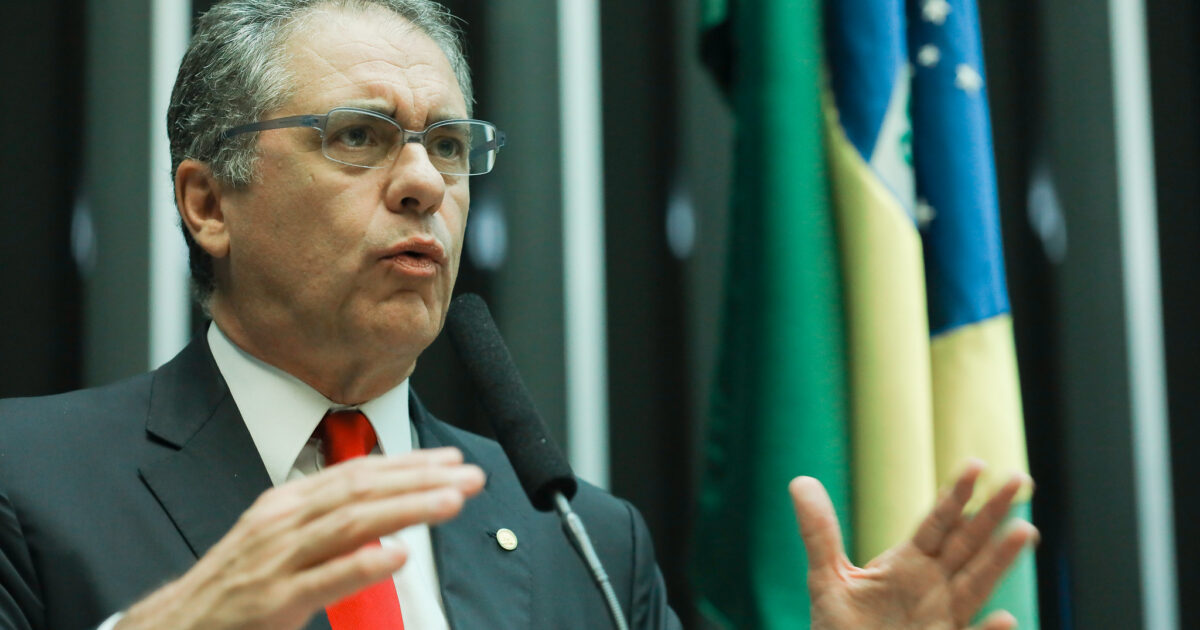 Deputados do PSL temem que CPMI revele envolvimento de membros do governo Bolsonaro com fake news, afirmam petistas
