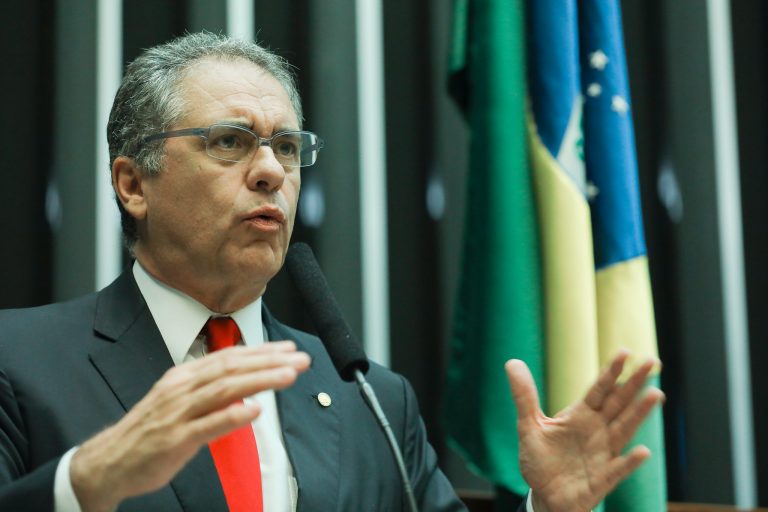 Deputados do PSL temem que CPMI revele envolvimento de membros do governo Bolsonaro com fake news, afirmam petistas
