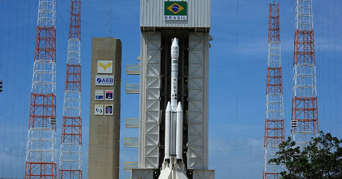 Bolsonaro acaba com programa espacial brasileiro ao entregar Alcântara