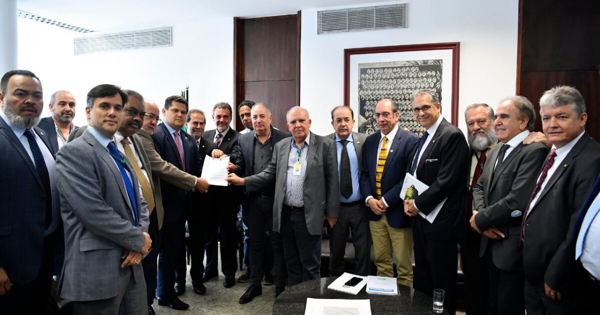 Centrais sindicais cobram Senado para que devolva MP 905 ao Executivo