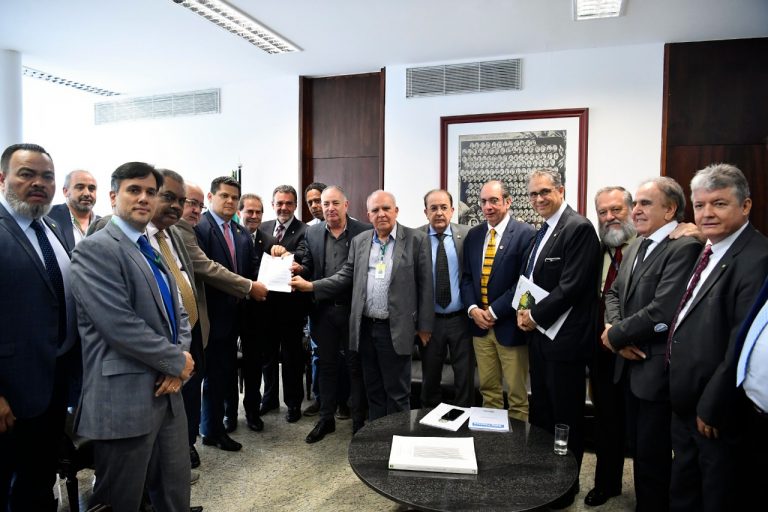 Centrais sindicais cobram Senado para que devolva MP 905 ao Executivo