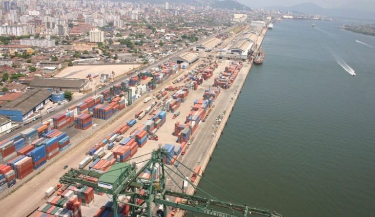 Carlos Zarattini representa na PGR para evitar quebra de contrato com empresas no Porto de Santos