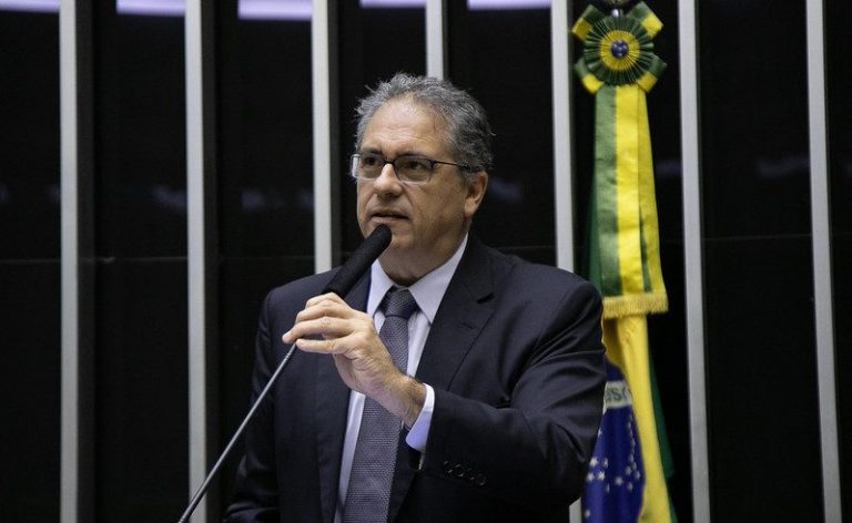 Zarattini apoia posição do Conselho Nacional de Saúde pelas críticas ao governo frente à pandemia