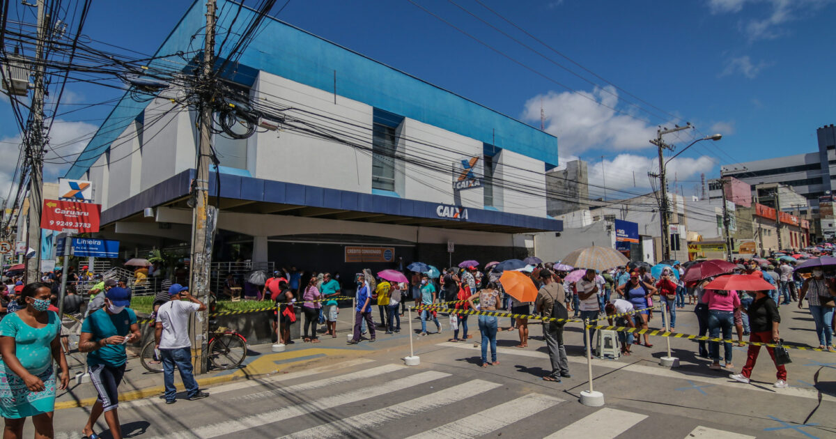 Petistas criticam veto de Bolsonaro à ampliação de auxílio emergencial para várias categorias