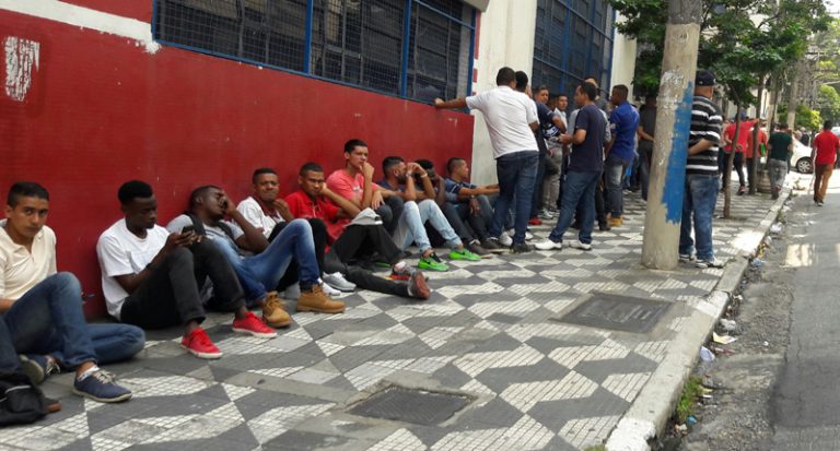 Bancada do PT na Câmara  enfrenta Bolsonaro e propõe estender auxílio emergencial de R$ 600,00 por um ano.
