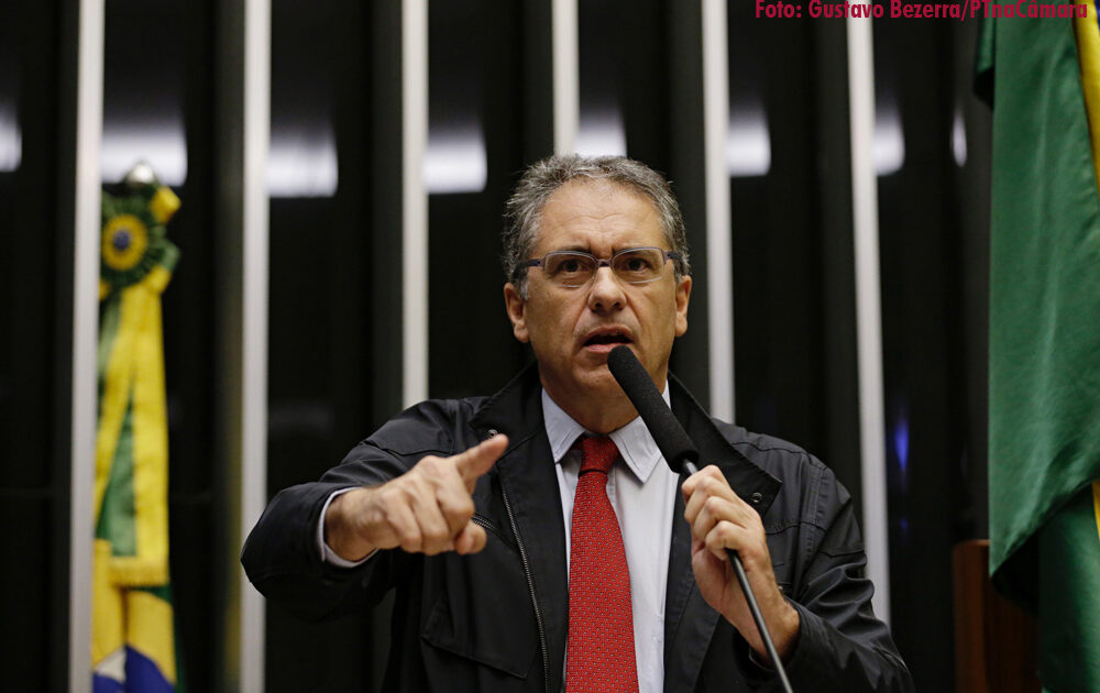 Líderes petistas criticam privatizações anunciadas por Guedes, mas duvidam que o plano saia do papel