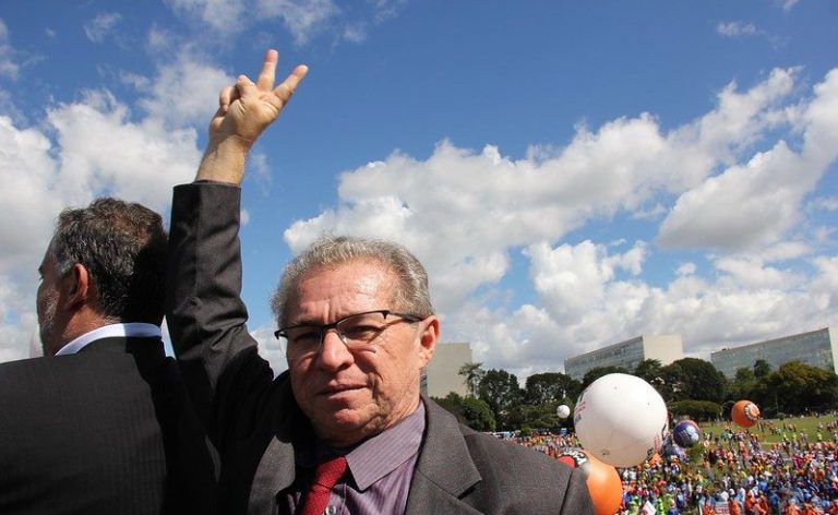 Petistas relembram e exaltam trajetória de lutas do deputado Assis Carvalho, que faleceu no domingo