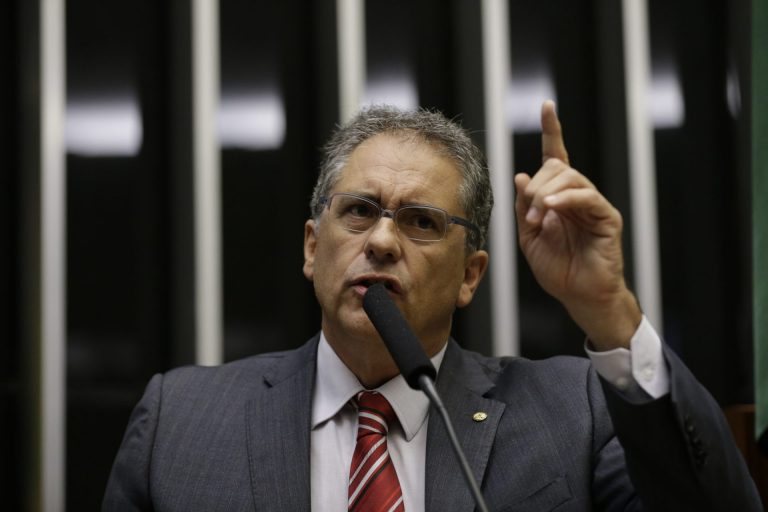 Oposição apresenta moção de repúdio à visita de secretário de Estado dos EUA ao Brasil