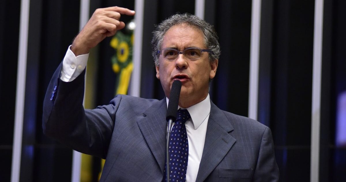 Bolsonaro reduz para R$ 300 o auxílio emergencial, PT vai lutar pela manutenção dos R$ 600