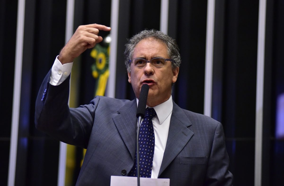 Bolsonaro reduz para R$ 300 o auxílio emergencial, PT vai lutar pela manutenção dos R$ 600
