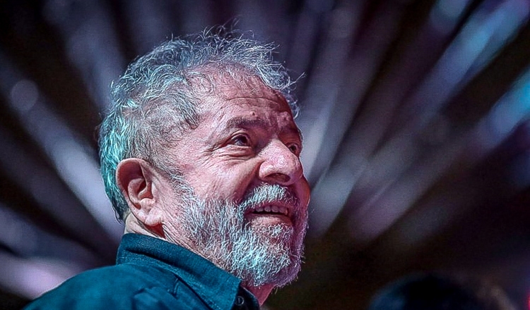 Restituir direitos políticos de Lula é condição para Estado de Direito e democracia