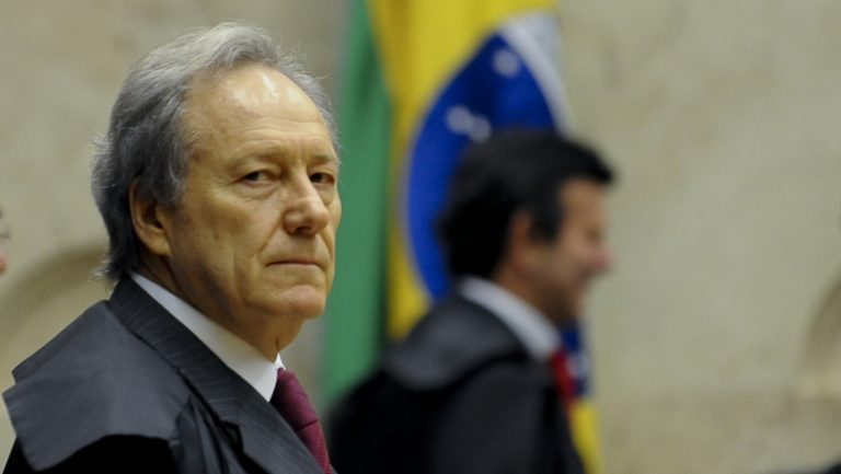 A pedido do PT, STF dá 48 horas para governo federal agir contra a crise em Manaus