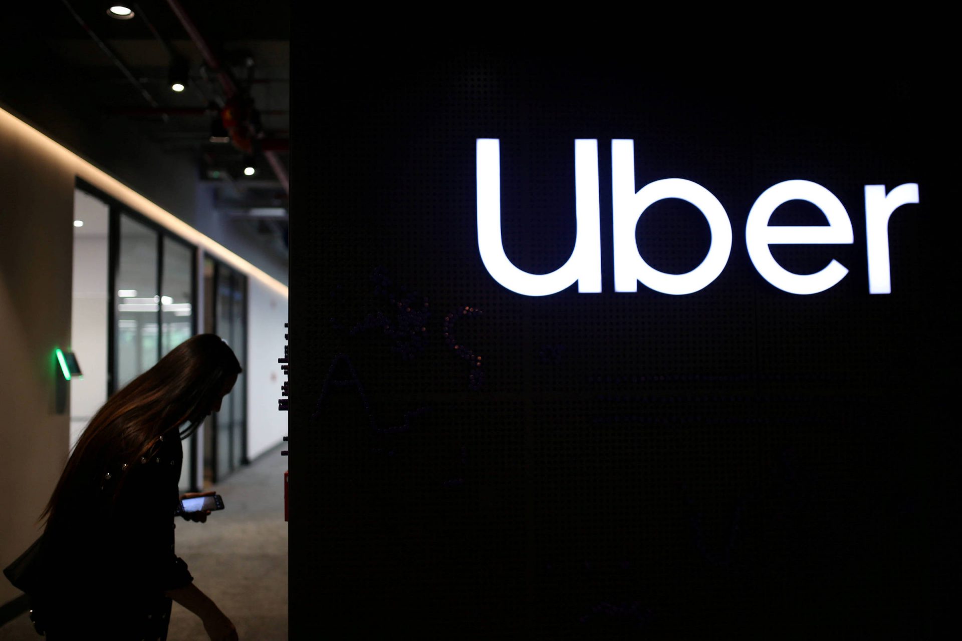 Justiça do Reino Unido define motoristas do Uber como trabalhadores do app