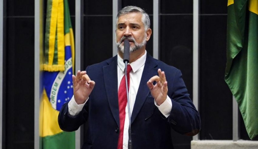 STF tem a chance de reencontrar seu papel de guardião da Constituição ao julgar caso Lula, afirma Pimenta