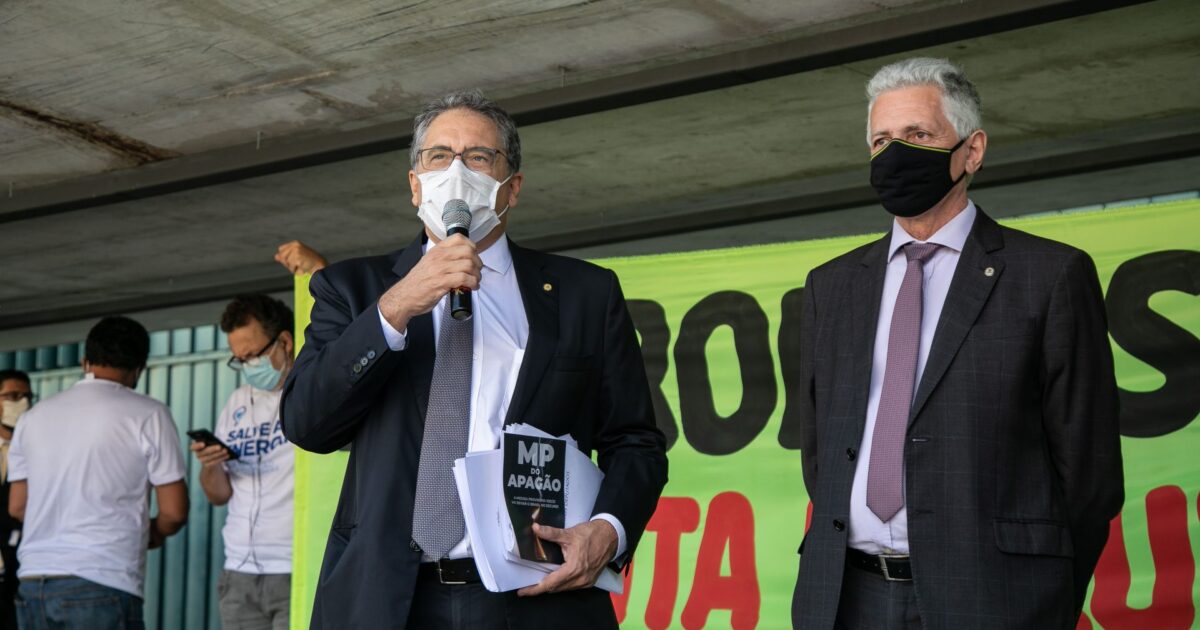 Parlamentares da base do governo tentam votar a toque de caixa privatização da Eletrobras