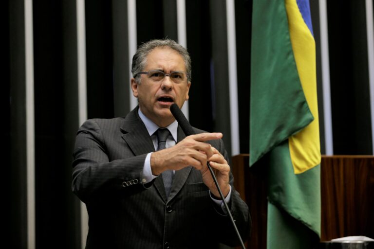 Bancada do PT em São Paulo luta pela sede dos metroviários