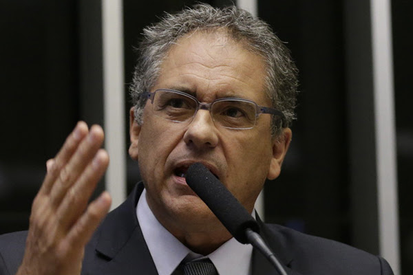Nova Lei do Gás de Bolsonaro é mais uma Nova Lei do Gás de Bolsonaro não vai trazer desenvolvimento, denuncia Zarattini