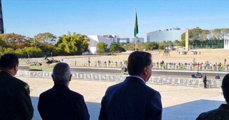 Desfile militar: Partidos progressistas repudiam tentativa de constranger Congresso