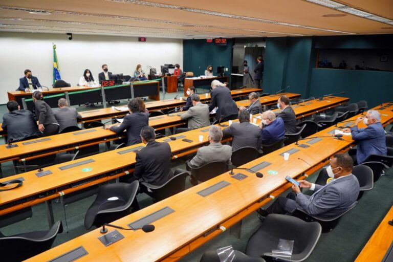 Ministro da Ciência e Tecnologia busca liberação de mais R$ 2 bilhões para o setor este ano