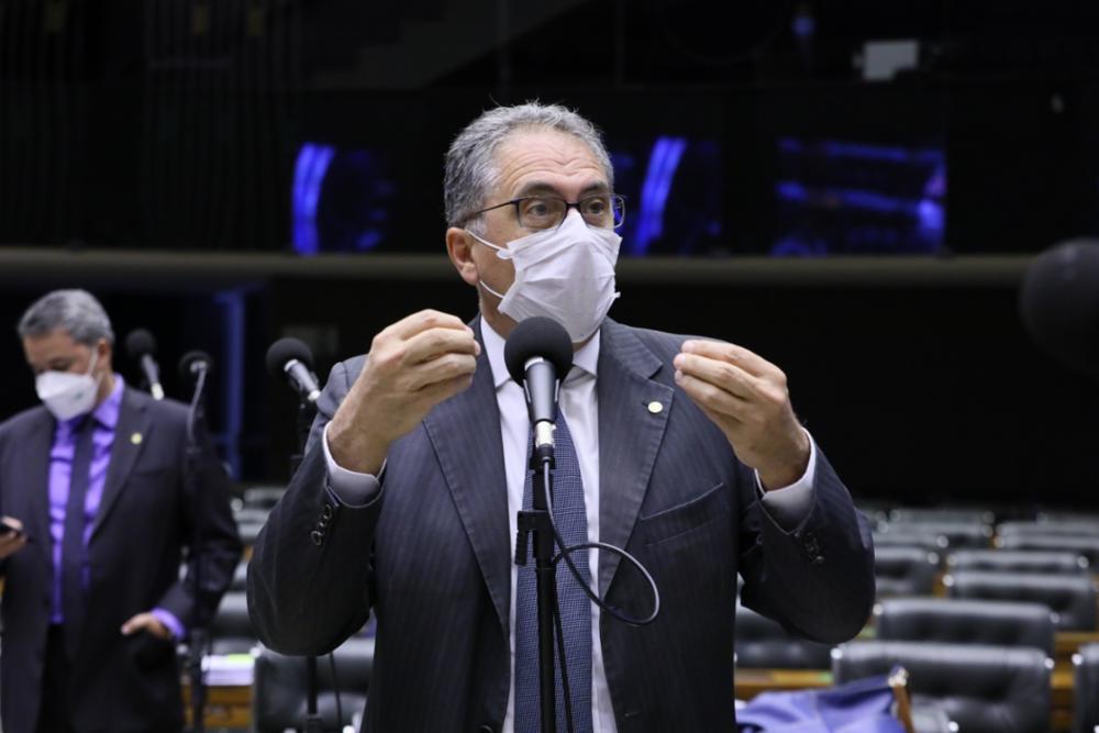 Projeto do auxílio-gás aguarda sanção de Bolsonaro. Zarattini cobra agilidade