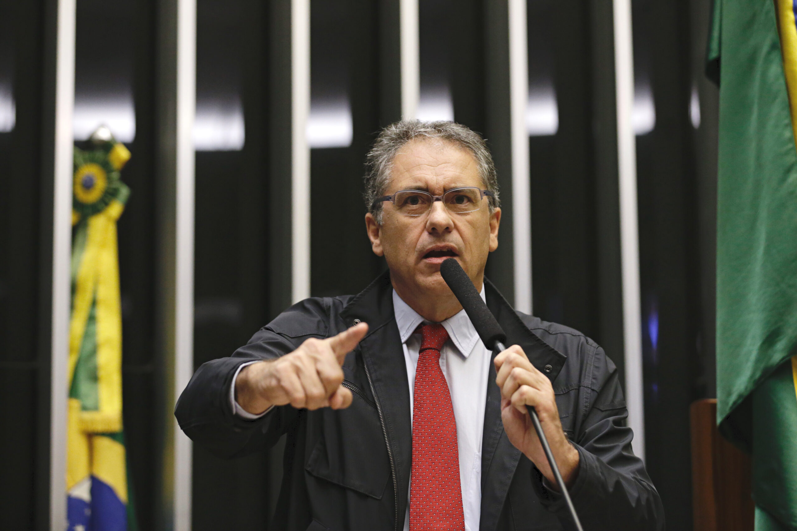 Zarattini luta para garantir auxílio de R$600 e critica Auxílio Brasil