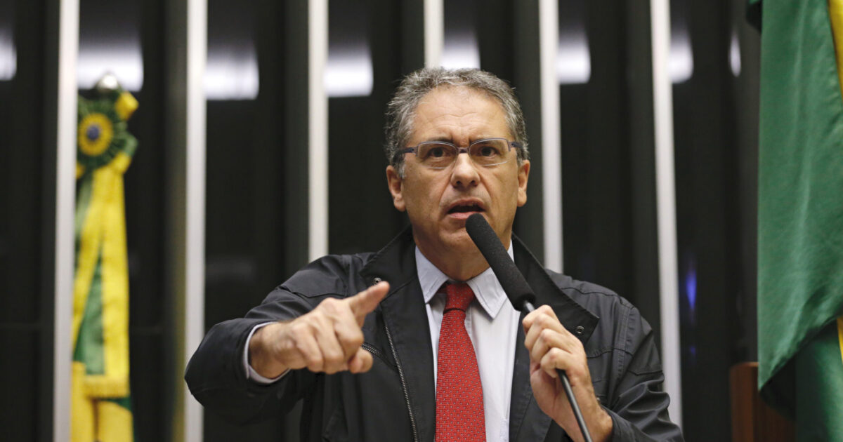 PT luta para aprovar Auxílio Brasil de R$ 600 e a inclusão de 21 milhões de famílias no programa