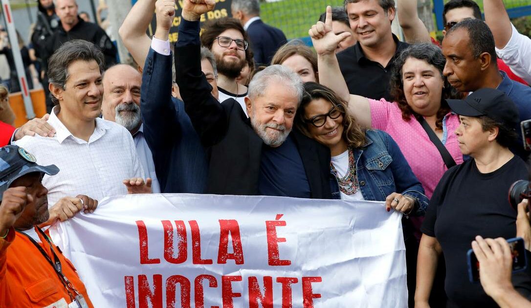 Folha de S. Paulo decide divulgar fake news dos Bolsonaro contra Lula
