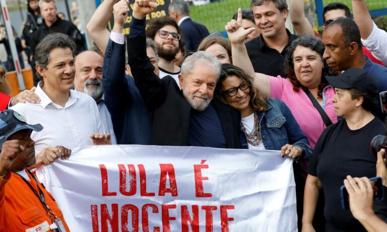 Folha de S. Paulo decide divulgar fake news dos Bolsonaro contra Lula