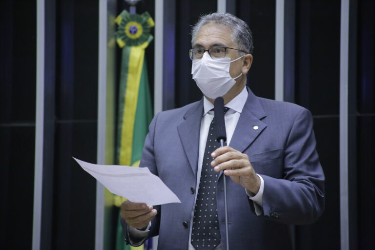 “Não adianta revogar as mudanças para voltar ao que era”, defende Carlos Zarattini (PT) sobre reforma trabalhista