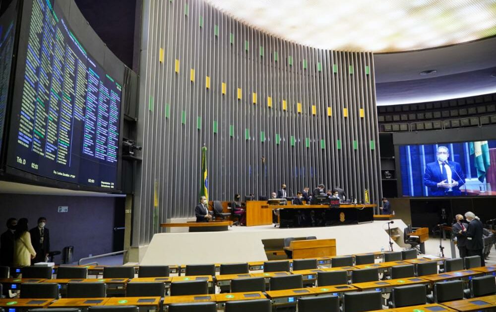 CPI aponta crime de Bolsonaro por falsificar documento de auditor do TCU
