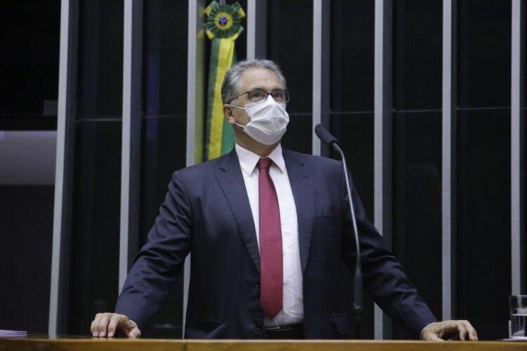 Petistas culpam Bolsonaro pelos preços exorbitantes do combustível e pela carestia enfrentada pelo brasileiro