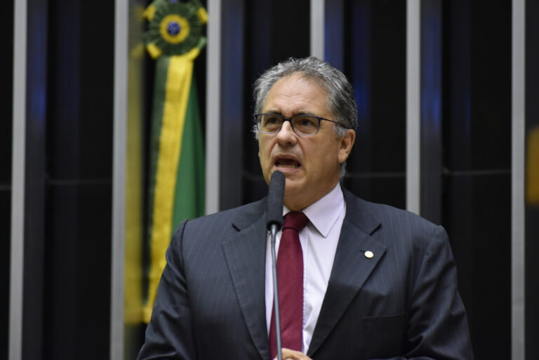 Dia do Trabalhador: Reforma trabalhista retirou direitos dos trabalhadores, lembra Zarattini