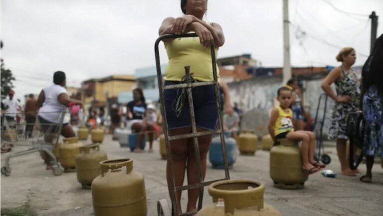Gás consome orçamento de famílias mais pobres