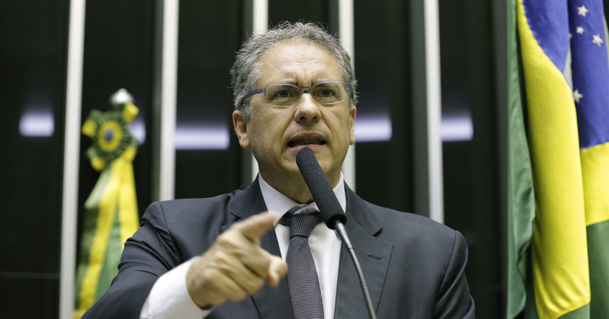 Zarattini alerta sobre a escalada da inflação no país, durante participação na Voz do Brasil