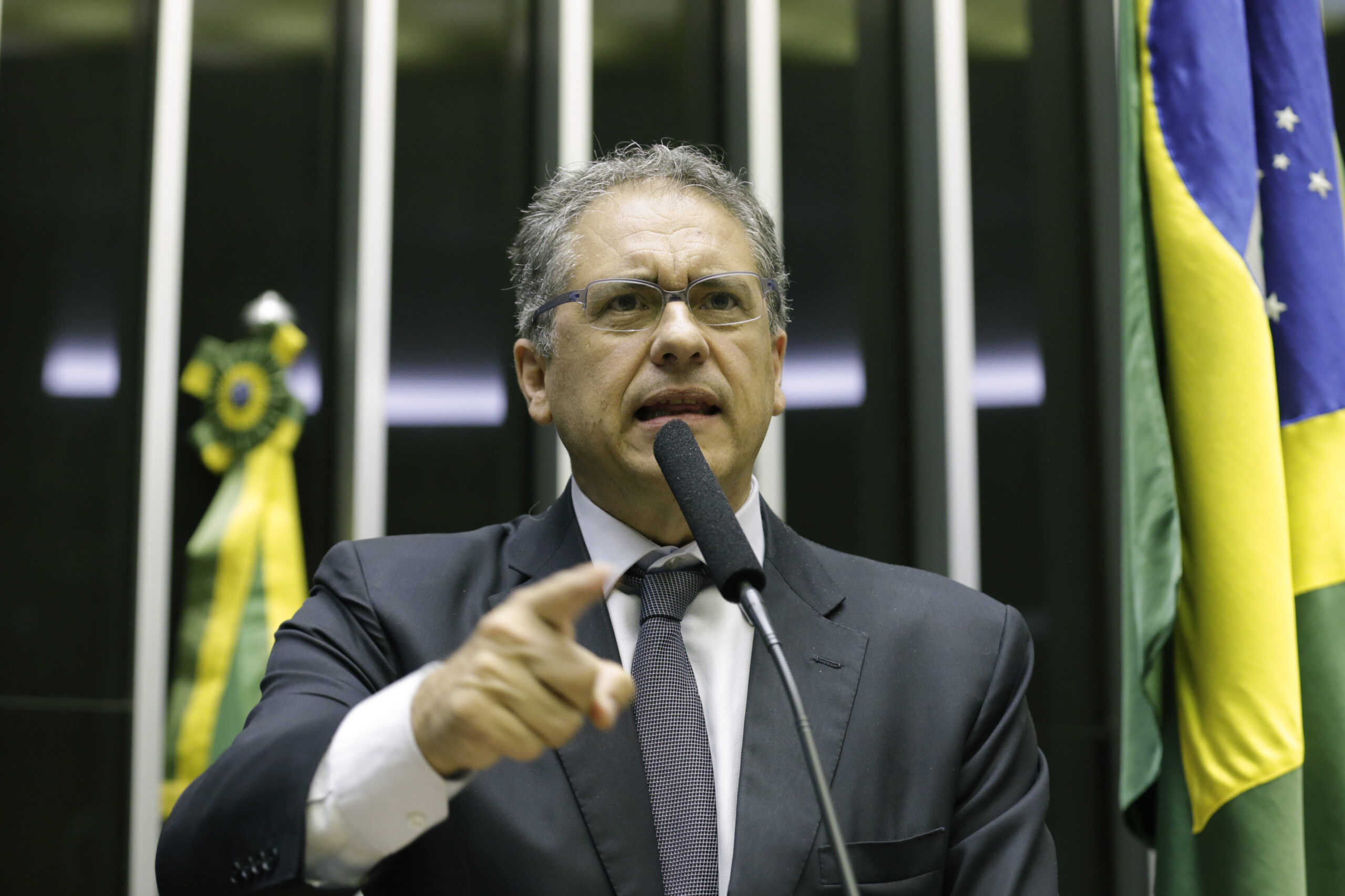 Zarattini alerta sobre a escalada da inflação no país, durante participação na Voz do Brasil