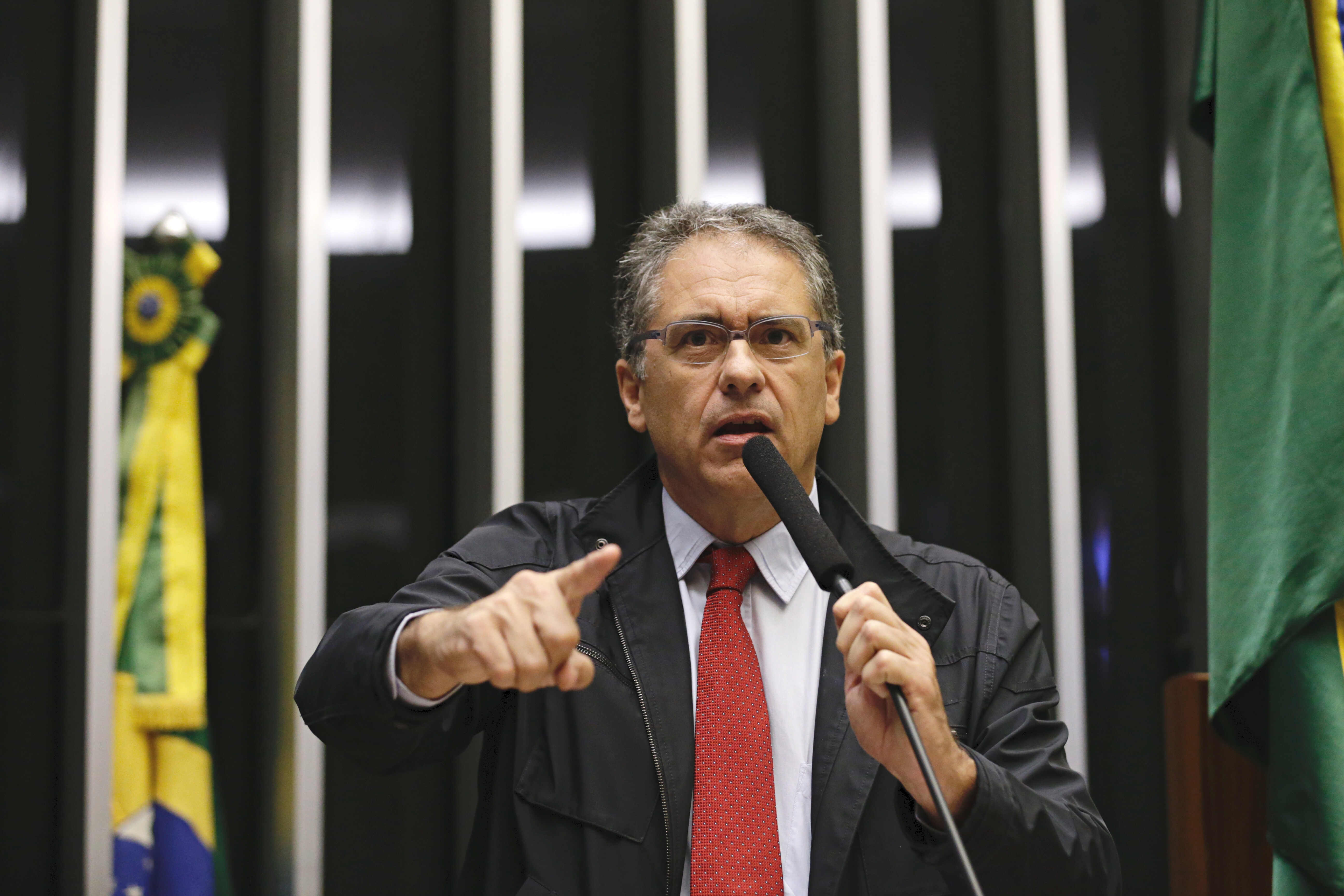 Governo do caos econômico e social promovido por Bolsonaro tira o direito do brasileiro de comer carne