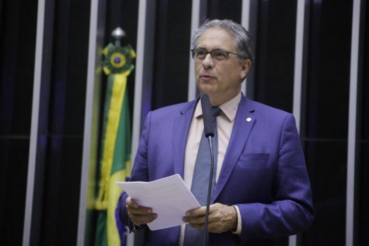 Petistas denunciam que Bolsonaro aposta na anarquia e no desrespeito às leis para esconder fracasso do governo