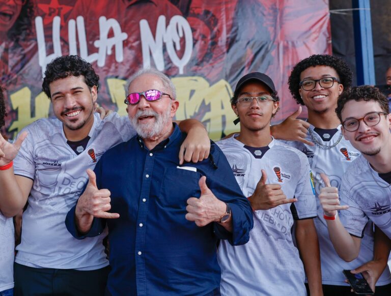 Se liga! Prazo pra tirar título de eleitor vai até quarta-feira, 4