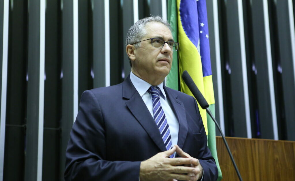 Bolsonaro excluiu 19 milhões de famílias do Auxílio Gás, denuncia Zarattini