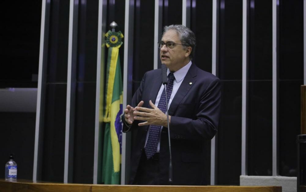 Militares precisam cuidar da defesa do Brasil e não do processo eleitoral, diz Zarattini