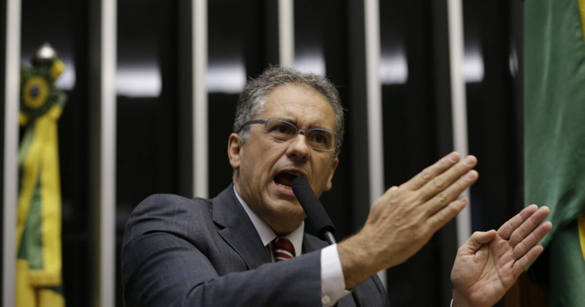 Câmara aprova MP que flexibiliza regras trabalhistas em situações de calamidade