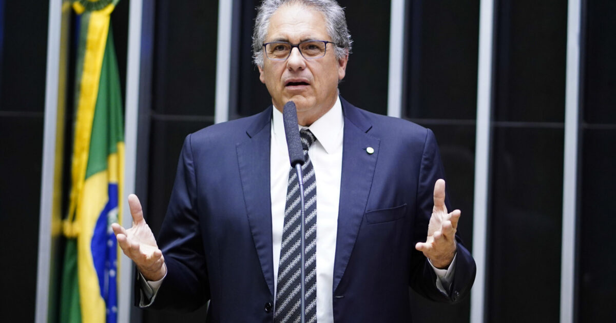 Zarattini cobra gratuidade no transporte público no 2º turno