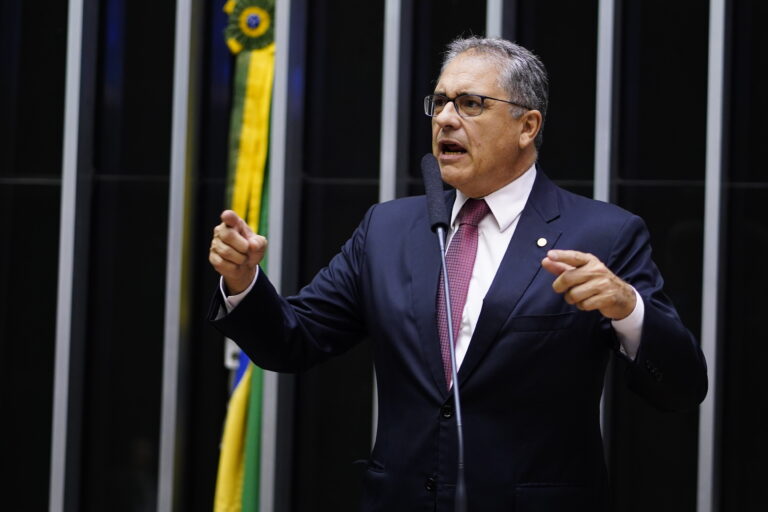 TERRORISMO: Ataque bolsonarista em Brasília é marcado por violência e risco à população