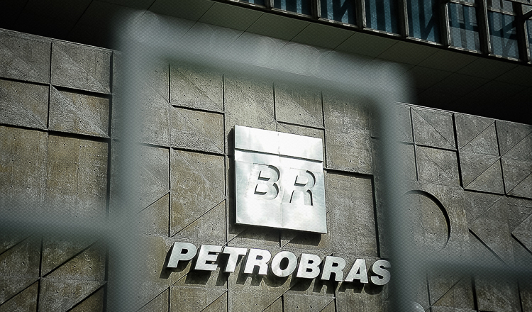 Petrobrás: dividendos recordes a acionistas inviabilizam investimentos no país